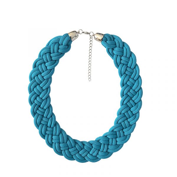 collar trenzado celeste